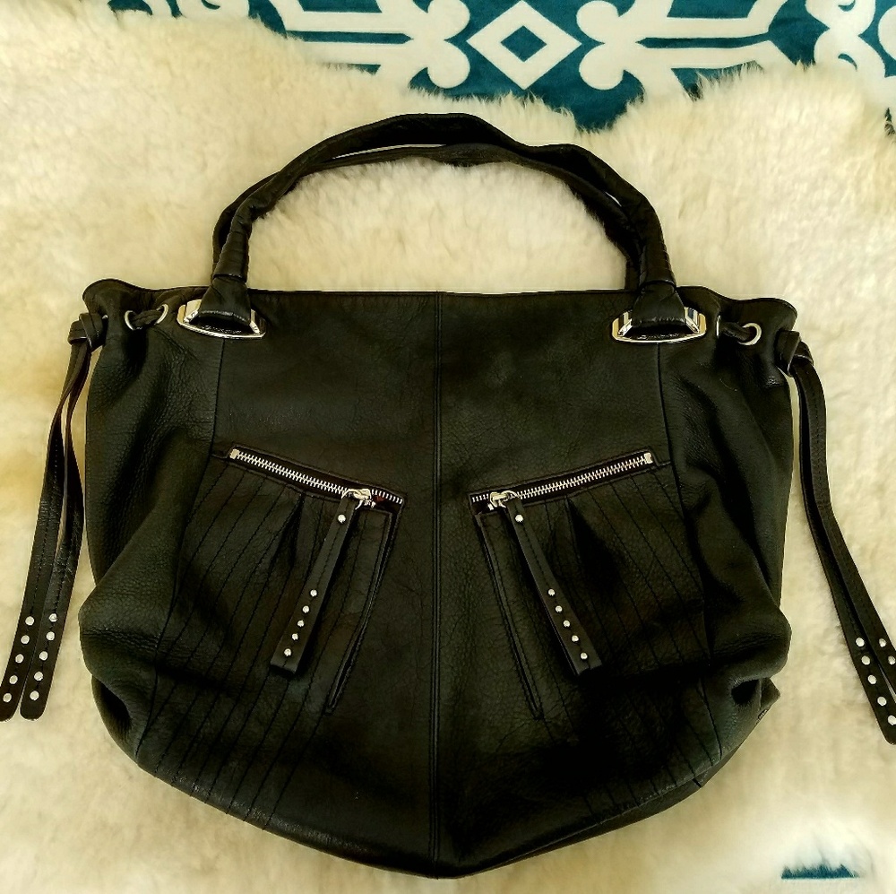 B Makowsky black leather handbag